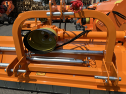 trinciatrice spostabile idraulica a mazze per trattore mod leopard 180 sph