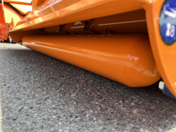 trinciaerba a mazze per trattore tipo carraro 120cm di taglio trincia erba e sarmenti lince 120 lateral