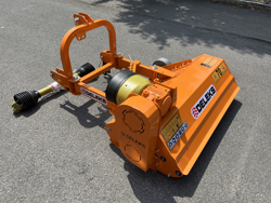 trinciaerba a mazze per trattore tipo carraro 120cm di taglio trincia erba e sarmenti lince 120 lateral