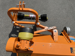 trinciaerba a mazze per trattore tipo carraro 120cm di taglio trincia erba e sarmenti lince 120 lateral