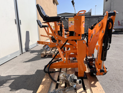 retroescavatore portato con benna per trattore agricolo mod drs 1000t
