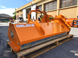 trincia erba e sarmenti a mazze reversibile da 140cm di taglio per trattore da frutteto mod lincione 140 sph rev