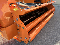 trincia argini per trattore serie pesante a mazze 180cm di taglio trinciasarmenti mod dragon 180