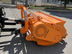 trinciasarmenti a mazze spostabile per trattore da vigneto mod gepard 210