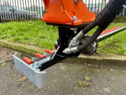 braccio decespugliatore idraulico con barra falciante potasiepi per trattore mod falco