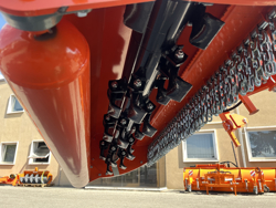 trincia laterale giraffa150 per trattori in frutteto e argini deleks