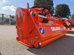 trinciatrice a mazze con spostamento idraulico per trattrice mod cervo 220