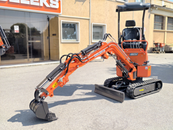 miniescavatore compatto e110