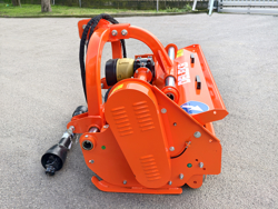 trinciatrice a mazze con spostamento idraulico per trattrice mod cervo 220